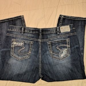 Silver Jean Co. Suki Capri Jean 22w